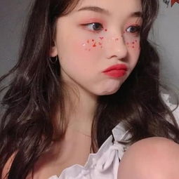 新包 | Balenciaga 上市七夕25限定系列作品：黑粉配色，爱心主题挂饰