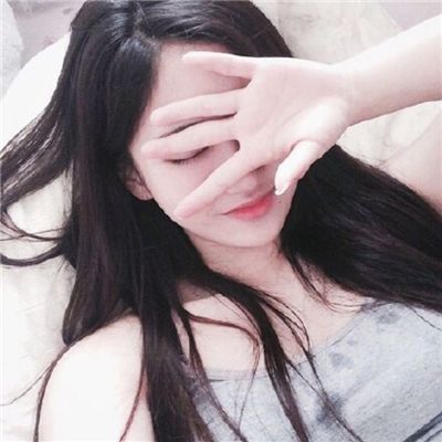 官方通报“女司机亮证”：女子系民企员工，证件来自其丈夫，他已被立案调查，奔驰车系二手且有贷款